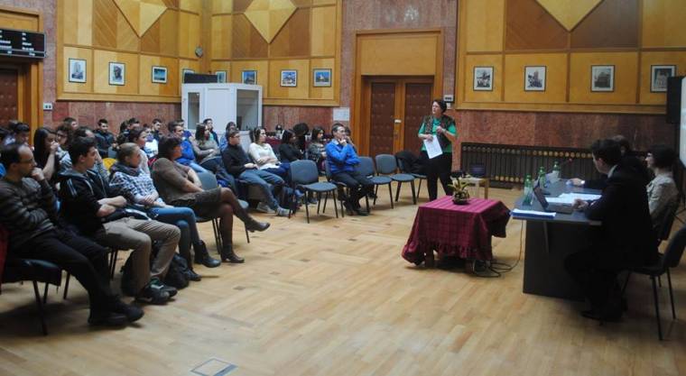 Diák vezeti egy napig Hargita megyét