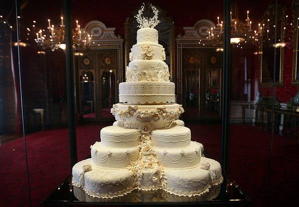 Kalapács alatt a romlott tortaszelet