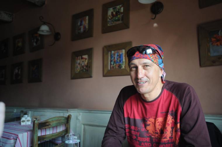 Csúcshódításra készül Kobra, a világutazó