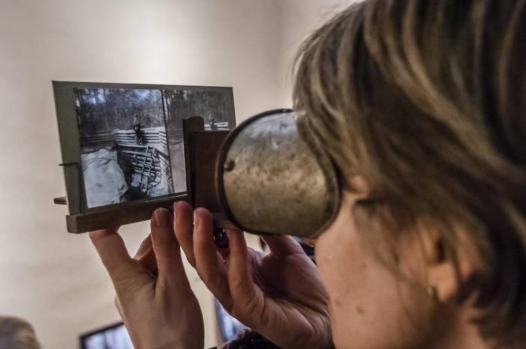 Front mögötti felvételek