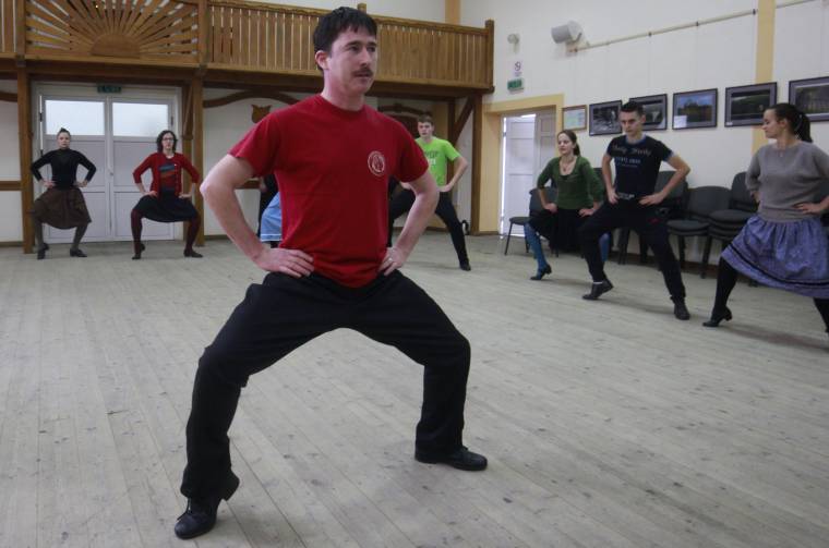 Eltáncolt élettörténet – Búcsúztatják az udvarhelyszéki táncházkaravánt