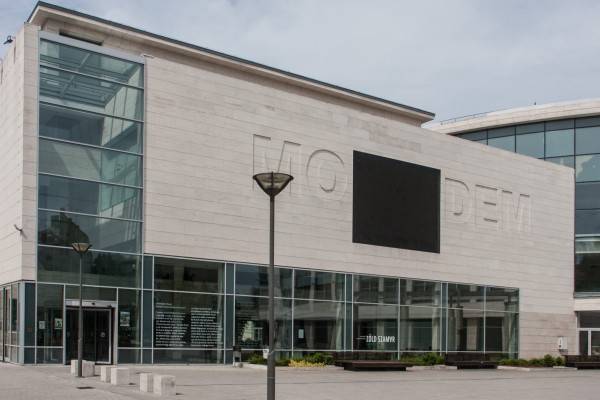 Több mint 100 millió forintot érnek a Debrecenben eltűnt képek