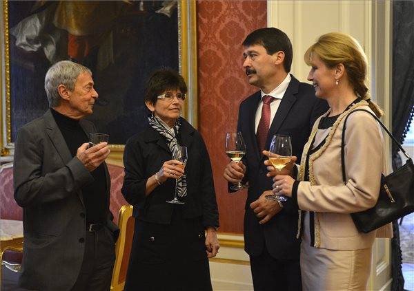 Születésnapi kiállítással ünneplik Amerikában a 40 éves Rubik-kockát