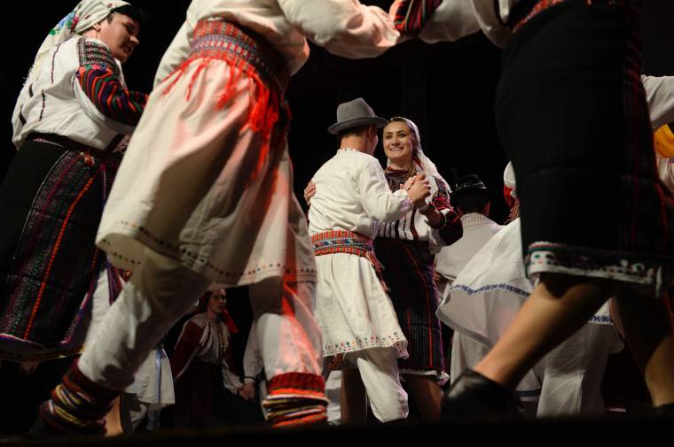 Moldvai „babalátó” a budapesti Csángó Bálon