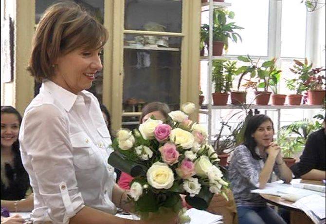 Ezúttal nem virággal várják a romániai „first ladyt” 