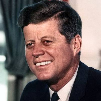John Fitzgerald Kennedy 1963. november 22-én lett merénylet áldozata 