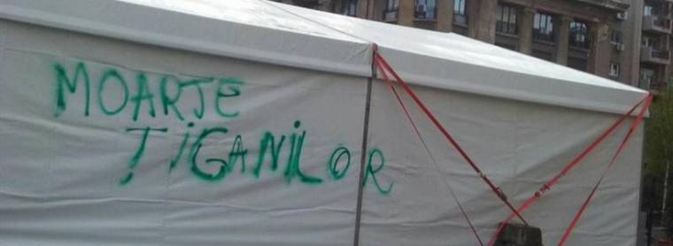 Romaellenes feliratok: elfogtak három gyanúsítottat