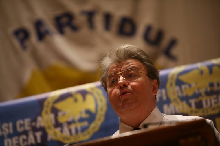 Elment a „néptribun”, meghalt C. V. Tudor