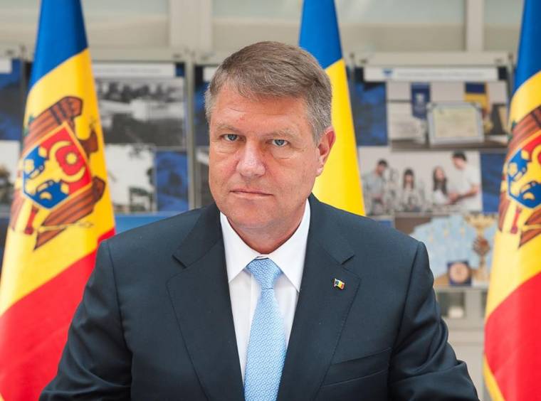 Johannis várja a vád alá helyezett Ponta lemondását