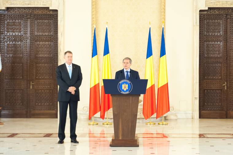 Cioloșt bízta meg kormányalakítással Johannis