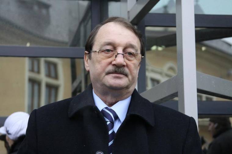 Jogerősen elítélték korrupcióért Mircea Băsescut