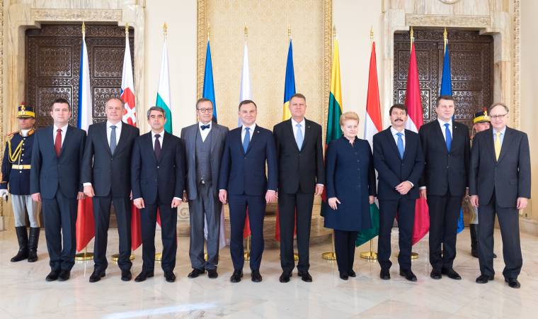 Bukaresti NATO-csúcs: megerősítenék a keleti szárnyat