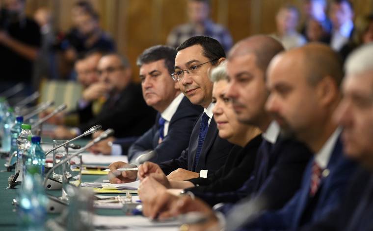 A román kormányfő társadalmi támogatást kért a menekültek integrálásához
