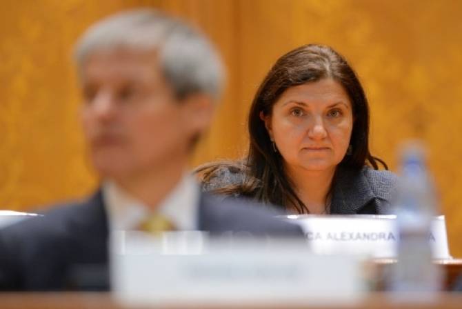 Prună részletes jelentést kért a forradalomról
