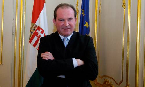 Szalay-Bobrovniczky: hídszerepet tölt be az erdélyi magyarság