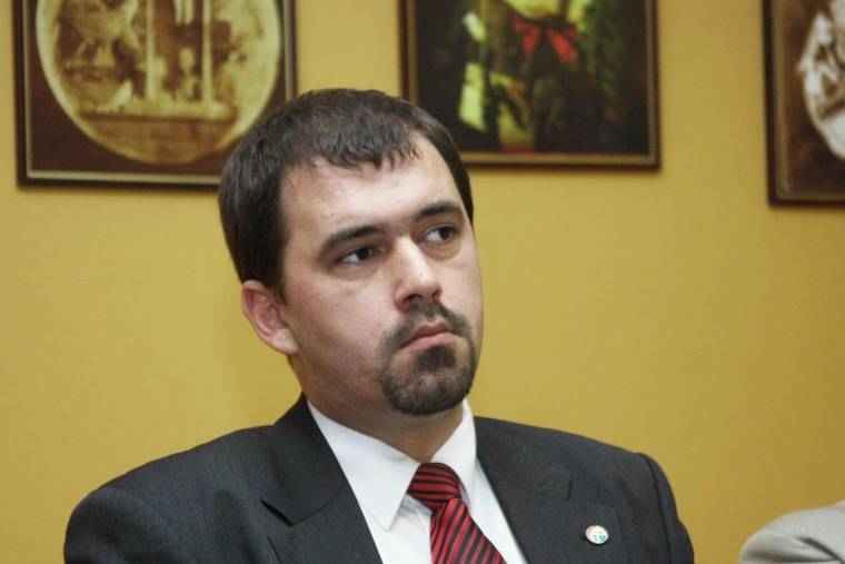 Kockázatot jelent a Romániából kitiltott Szávay?