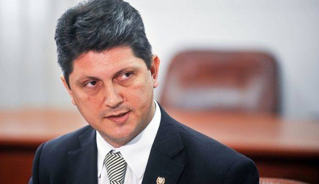 Tovább húzzák a Corlățean-ügyet