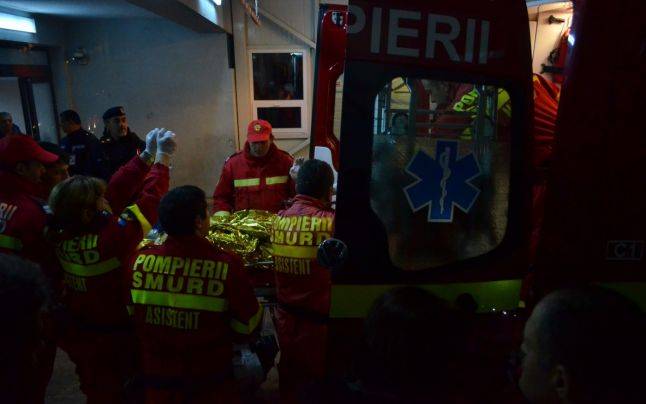 Háromnapos gyász a bukaresti tűzvész áldozatainak emlékére