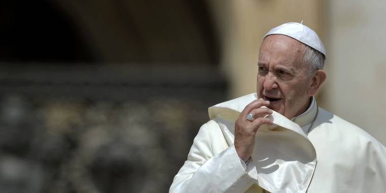 A Vatikán cáfolja, hogy Ferenc pápának agydaganata lenne