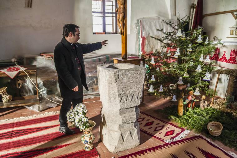 Falfestményt találtak a tusnádi templomfelújítás során