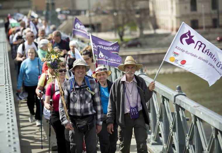 Gyalogos zarándoklat indult Budapestről Csíksomlyóra