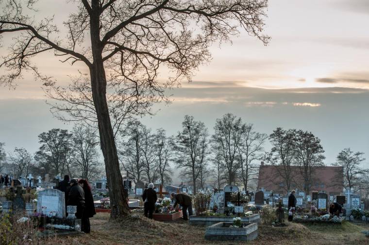 Élők és elhunytak „találkozása”