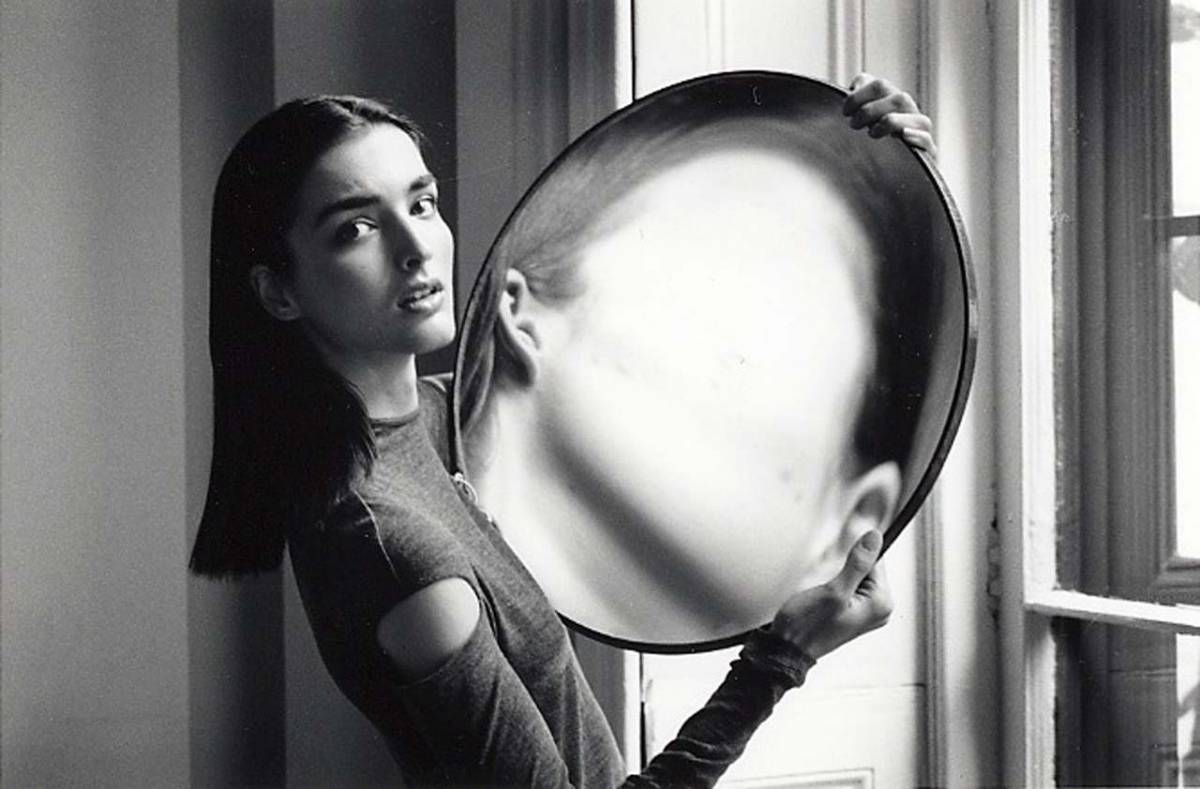 &bullet;  Fotó: Duane Michals
