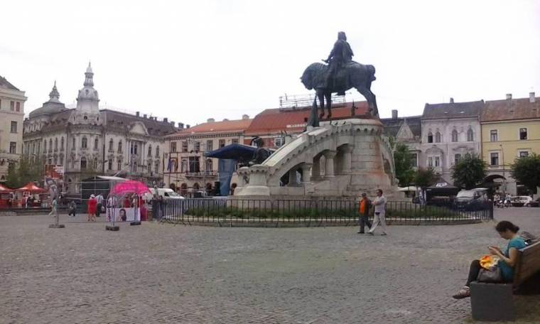 Nem maradandó a Mátyás-szobrot ért kár