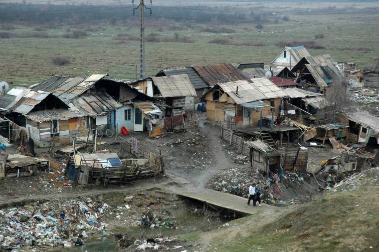 Ismét roma kunyhókat dózeroltak le Nagybányán
