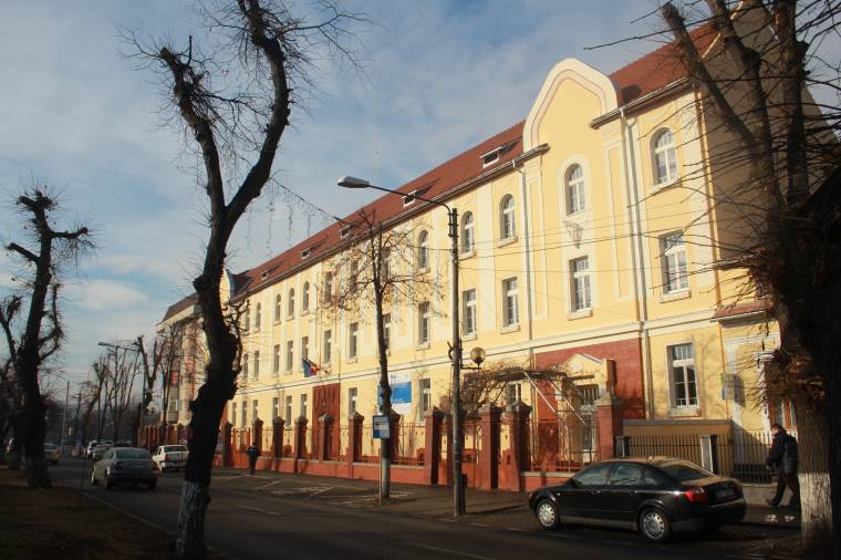 Folytatódik a besztercei magyar iskola kálváriája