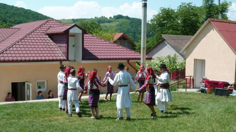 Gyökeret verő csángómentők