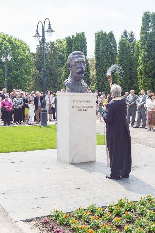 Kifogásolják a nagykárolyi Ferdinánd-büszt helyét