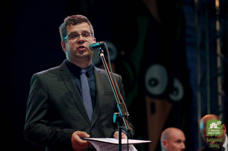 Székelyföldi sportlétesítményeket látogatott Seszták