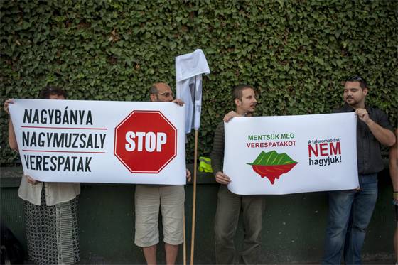 Betiltaná a ciántechnológiát harminc EP-képviselő