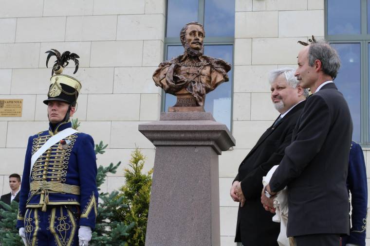 „Nem elég impozáns” Kossuth Lajos szobra