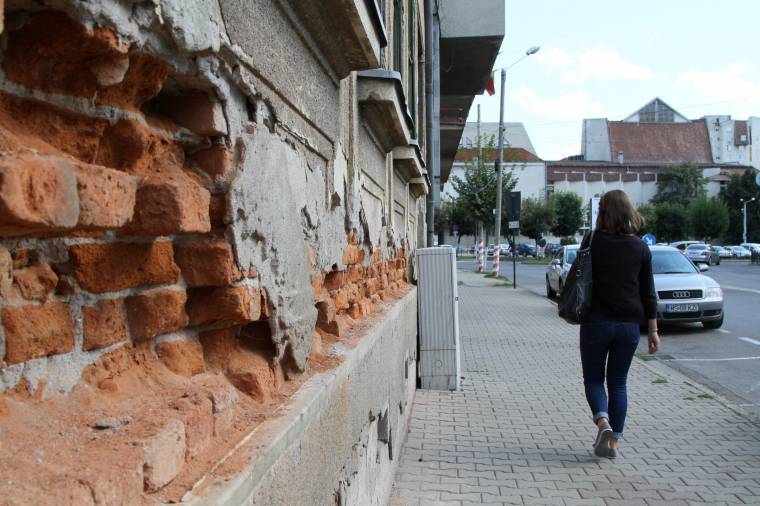 Lajstromba veszik a gondozatlan portákat Udvarhelyen
