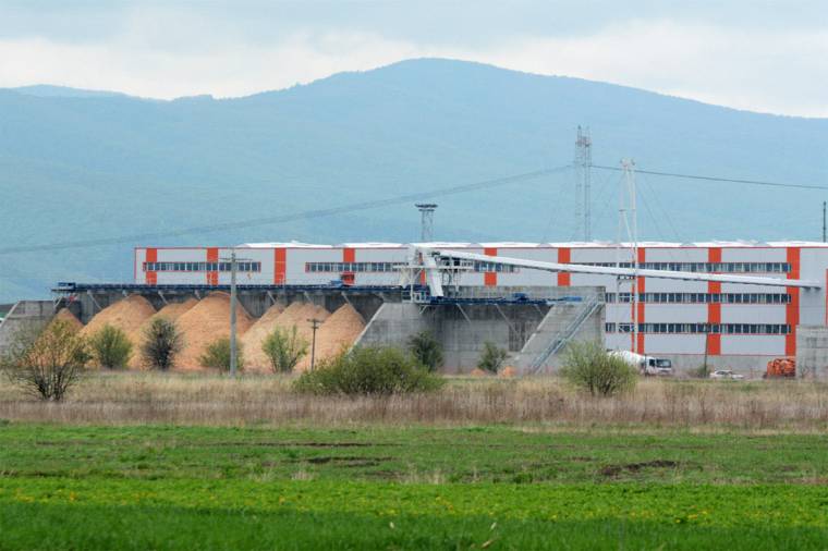 Rakodógép nyomta halálra a munkást a rétyi üzemben