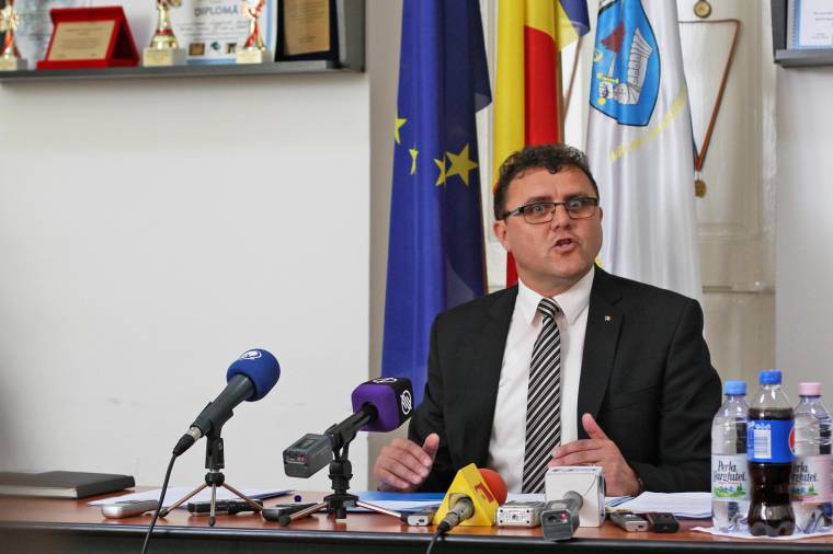 A kétnyelvűsítés gátolásával dicsekszik Bretfelean