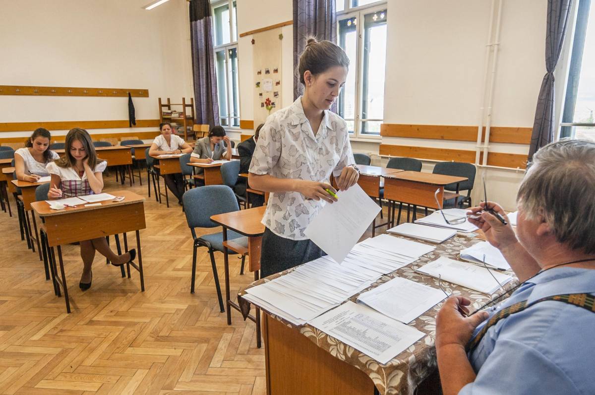 Idén csak írásban kell számot adniuk tudásukról a végzősöknek. Képünk illusztráció 
