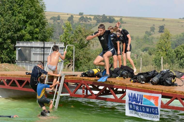 A víz alatti világ rejtelmeibe vezetik be a diákokat