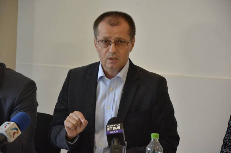Óvatos kétnyelvűségügyben Boc legfőbb kihívója