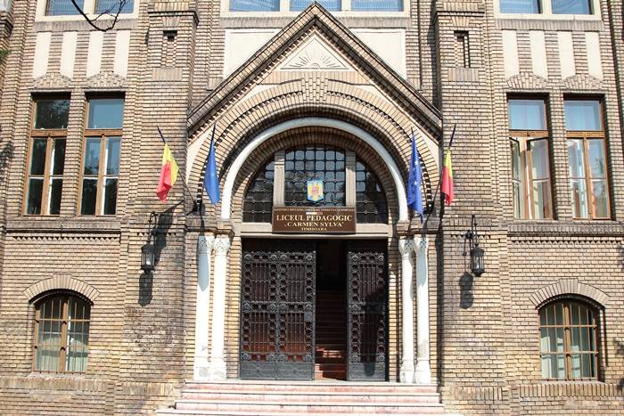 Diszkriminációval vádolnak egy temesvári iskolát