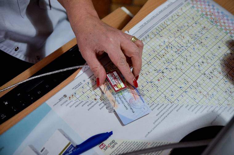 Ellenőrzéseket tartott, pénzt hajtott be az egészségbiztosító pénztár