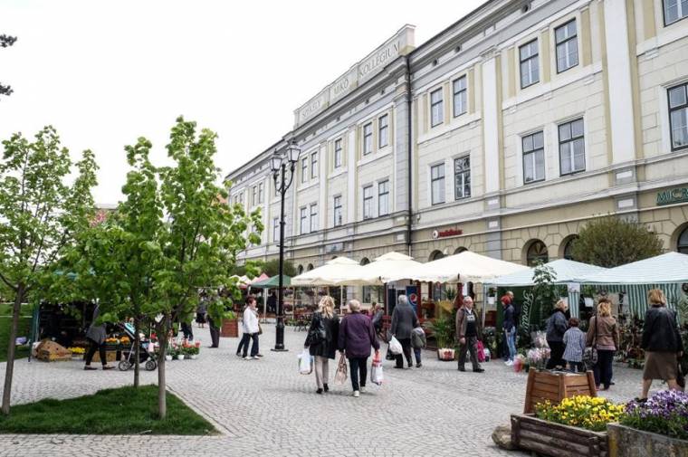 Sétálóhellyé válnak a szentgyörgyi városmag udvarai