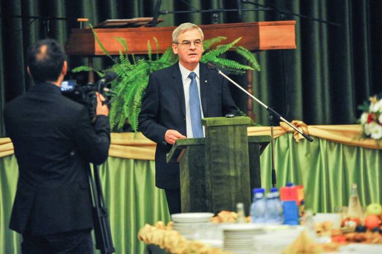 Tőkés újév-köszöntője: sok a bizonytalanság