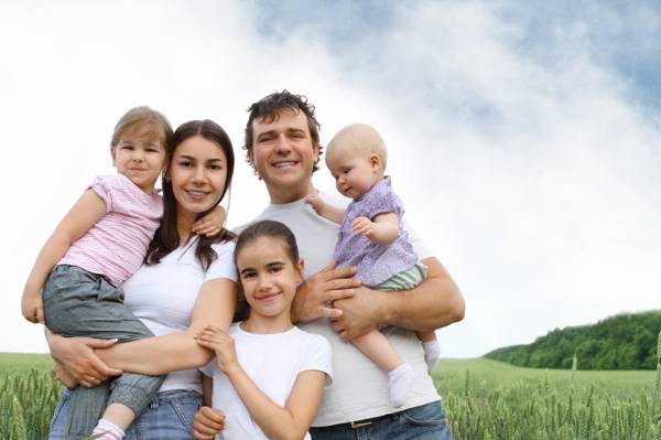 Életjáradékot biztosítanának a többgyerekes anyáknak