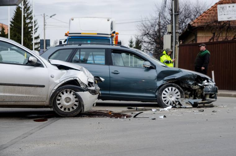 Maximálta a kormány a kötelező biztosítást