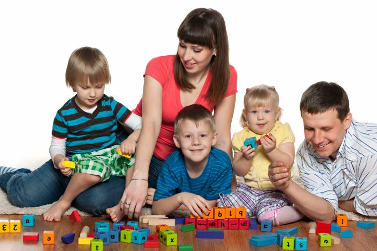 Adókedvezményt nyújtana a nagycsaládosoknak az RMDSZ