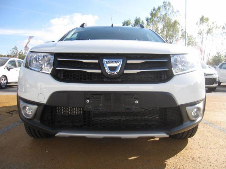 A fehér színű autó fogy a legjobban