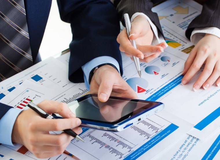 Brüsszel idén gyengébb gazdasági növekedésre számít, mint Bukarest